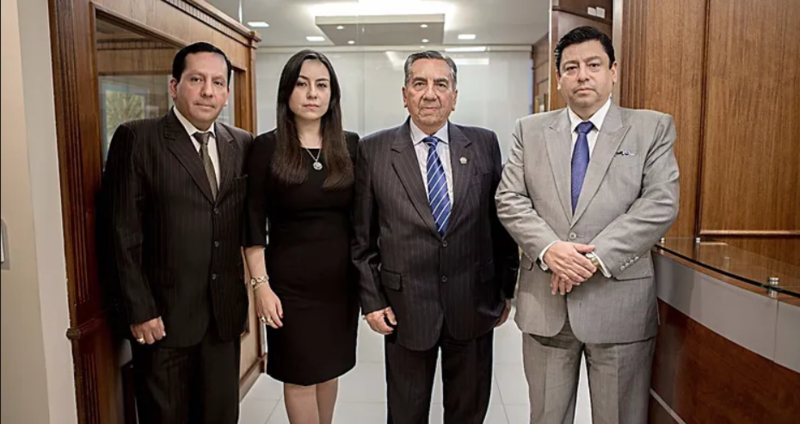 LA FIRMA