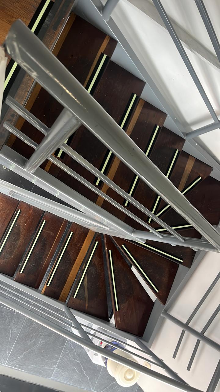 Instalación de cintas de seguridad 