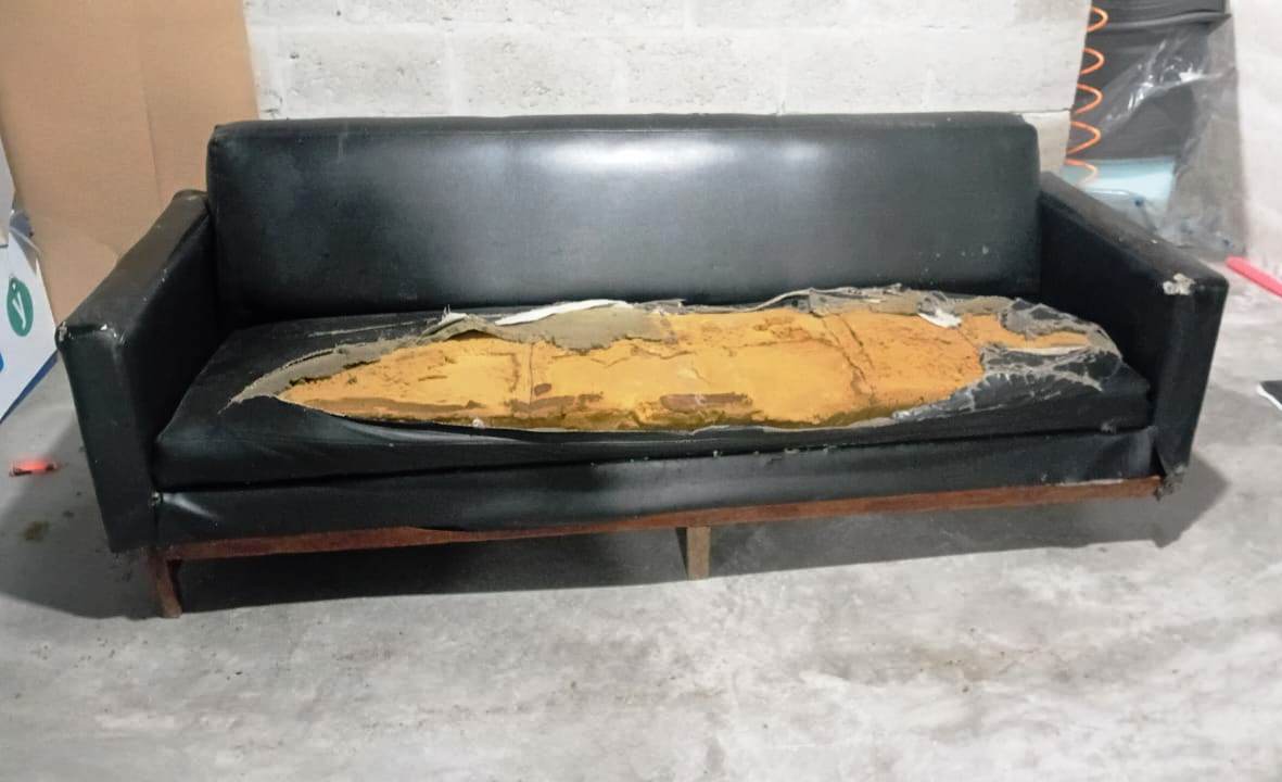 MUEBLE  DAÑADO